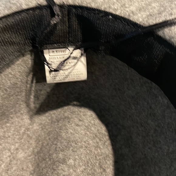 Gray wool blend fedora like new fits one size. Fashion statement pre owned - Picture 9 of 12